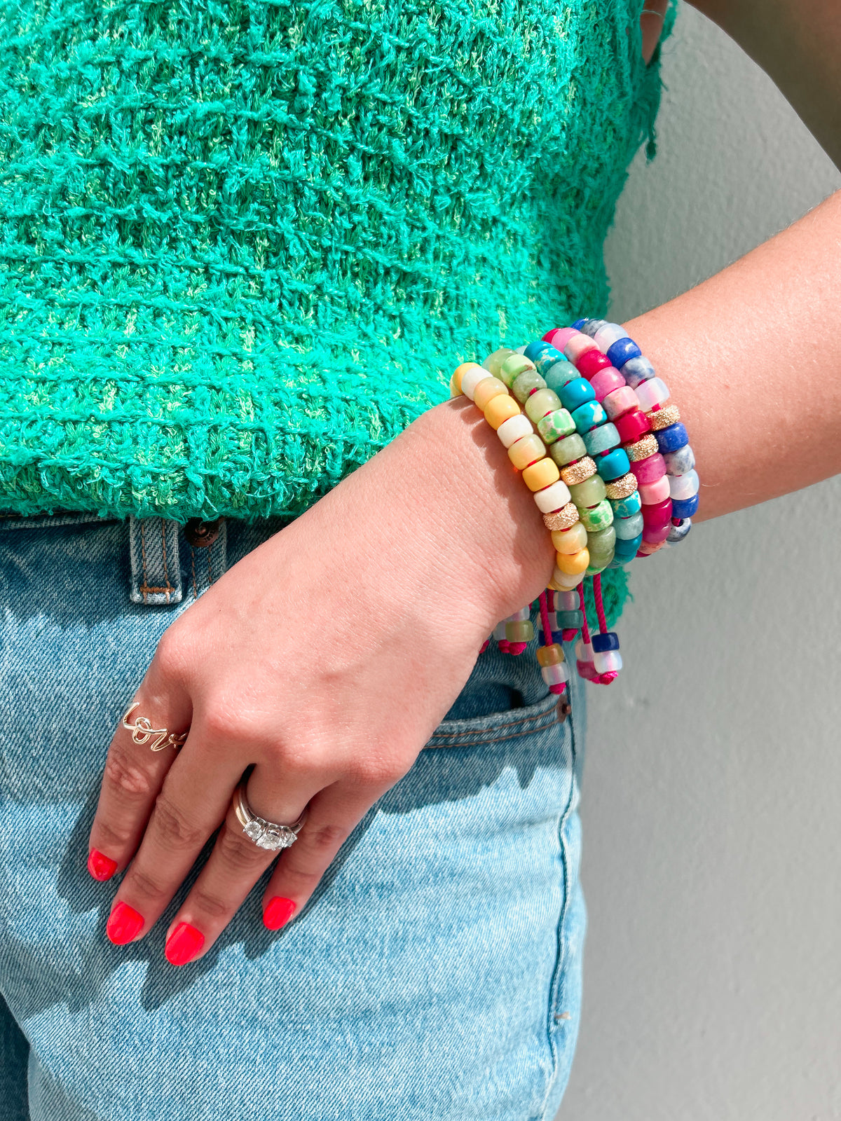 Turquesa Waters Ombré Bracelet on Hot Pink Cord